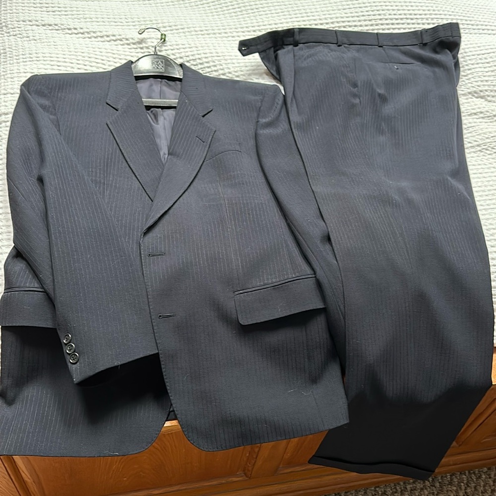 men’s blue suit